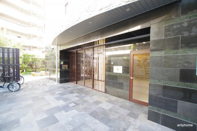 ノースヴィレッジバースプレイス本館　仲介手数料無料のエントランス