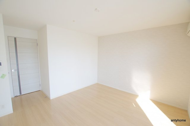 ノースヴィレッジバースプレイス本館　仲介手数料無料の洋室