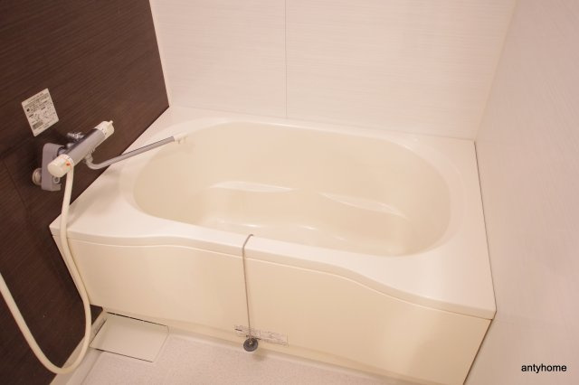 ドゥーエ江坂3　仲介手数料無料の浴室