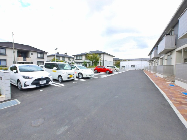 グランマノワール天理の駐車場|駐車場があります