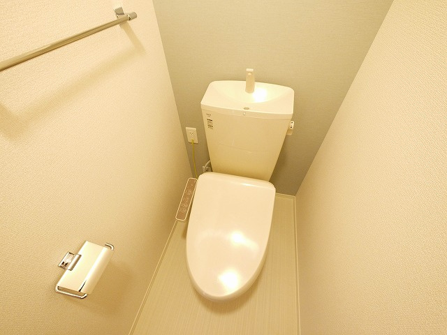 グランマノワール天理のトイレ|清潔感のあるトイレです