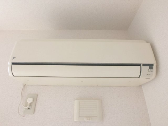 クレストの設備|ルームエアコン