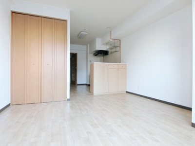 【洋室】 | タカマツ神戸駅南通 | コンパクトで使いやすい洋室です