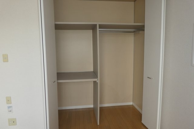 メゾン・エクランタンⅡの収納|クローゼット