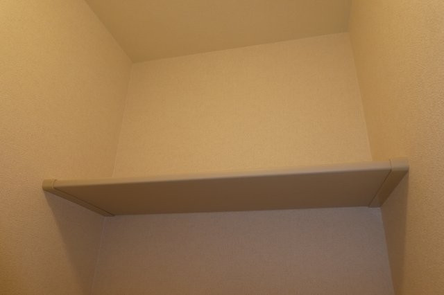 メゾン・エクランタンⅡのトイレ|棚