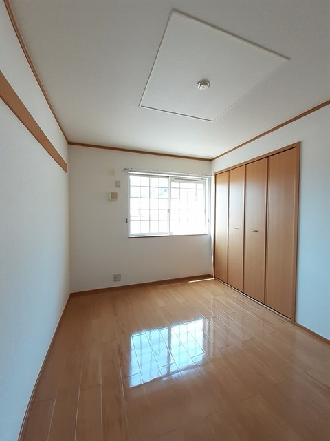 ドミール中通　Bの洋室