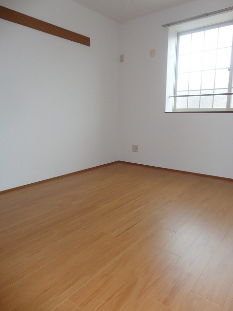 エントピア名和北Bの洋室