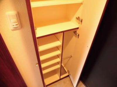 アスヴェル京都御所前の設備|シューズＢＯＸ・傘立て付