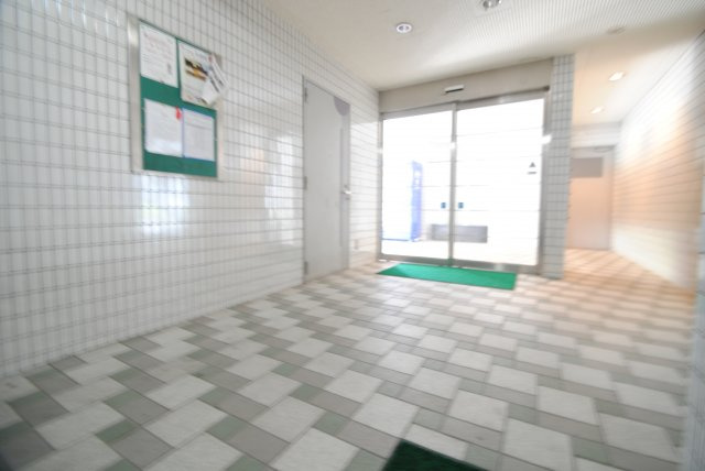 レジデンス高屋敷のエントランス