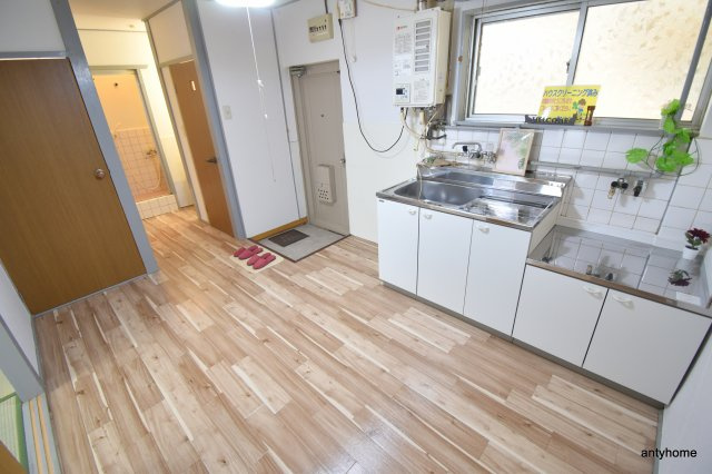 江坂ビル　仲介手数料無料の居間・リビング