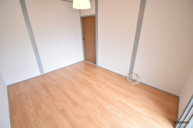 江坂ビル　仲介手数料無料の寝室