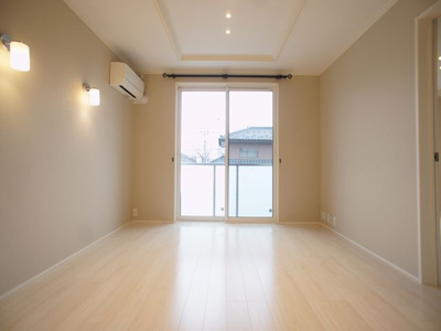 【居間・リビング】 | セレッソ | エアコン各部屋完備しています。