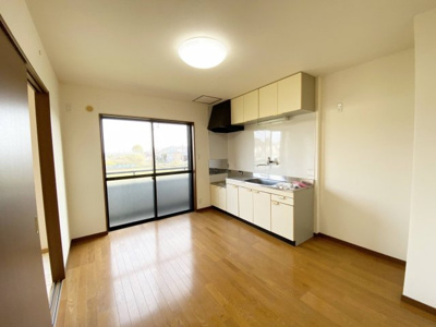 【居間・リビング】 | サンシャイン白馬A | ※同物件、別のお部屋の写真です。設備は現況に従います。