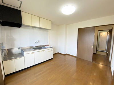 【居間・リビング】 | サンシャイン白馬A | ※同物件、別のお部屋の写真です。設備は現況に従います。