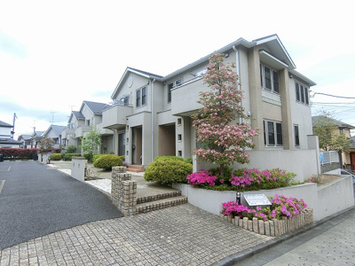 【外観】 | グレイスコート南原A | 東急田園都市線「宮崎台」駅より徒歩圏内♪ペット＆楽器OK♪人気のテラスハウスです☆小学校が近くてお子様のいるファミリーさんには嬉しい立地です☆