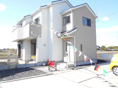 【外観】 | 中古戸建　加須市大越(おおごえ)　全2棟　4号棟　91坪 北角地 | 91坪・駐車場4台並列・南向き・４LDKとワイドバルコニー・大越小・加須北中・デザインリフォーム住宅・すぐ住めます