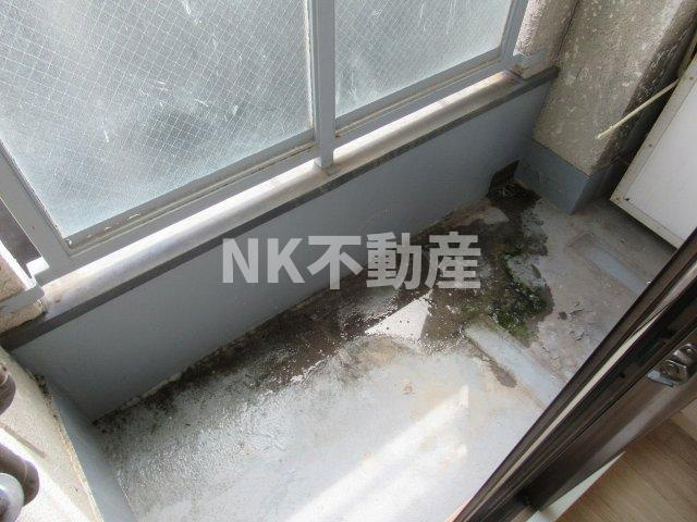 【バルコニー】 | 八戸ノ里プラザ（八戸ノ里賃貸） | 外からの目が気にならないバルコニーで洗濯物が干せます