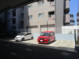 【駐車場】