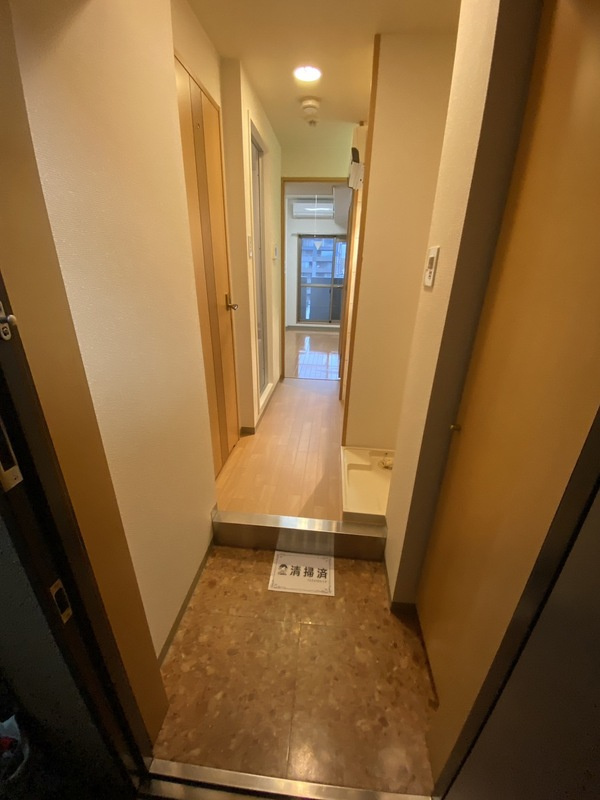 エステムコート御所南Ⅱの玄関