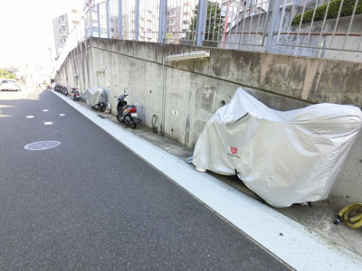 【その他共用部分】 | リーベスト保土ヶ谷 | バイク置場です。
