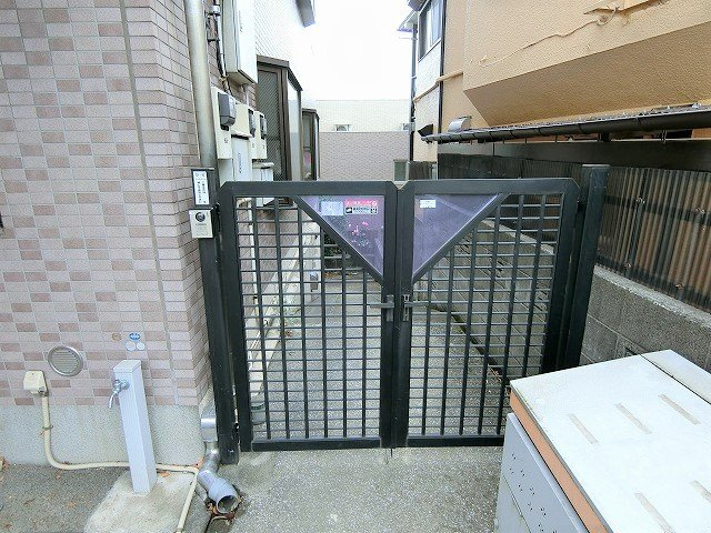 AquaCity昭島のエントランス
