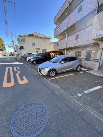 AquaCity昭島の駐車場