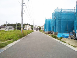 【前面道路含む現地写真】