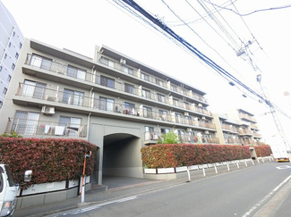 【外観】 | 総戸数１１０戸、昭和６０年２月築、管理人は日勤勤務につき管理体制良好です♪