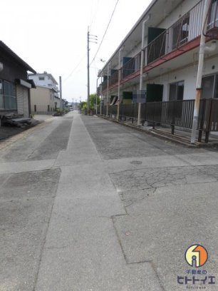 コーポ三共Aのその他共用部分|前面道路です
