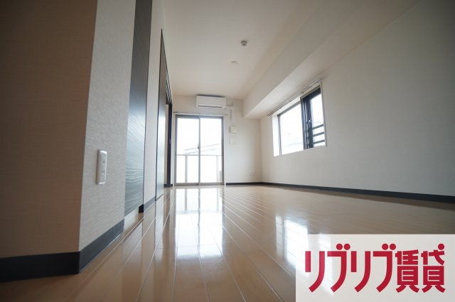 東ビルの居間・リビング