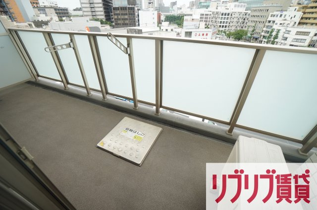 東ビルのバルコニー