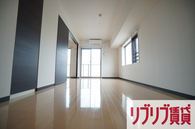 東ビルの居間・リビング