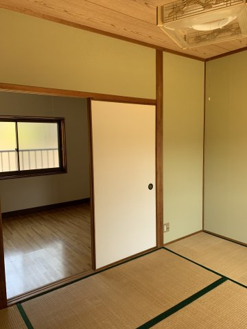 パールハイツオガタの洋室