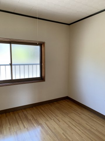 パールハイツオガタの洋室