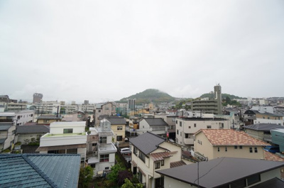 【展望】 | ダイヤコーポ東雲 | 【四季を感じる】
四季の移ろい・爽やかな青空や風を感じられ
自然を愉しめるパノラマビュー。
毎日の暮らしに余裕を感じさせてくれる、
遮る物の無い開放的な眺望を是非、ご堪能ください。