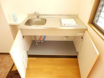 こまかも川の内装|キッチン