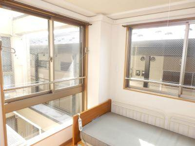 こまかも川の内装|室内