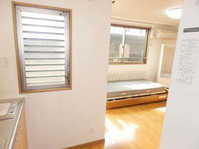 こまかも川の内装|玄関から