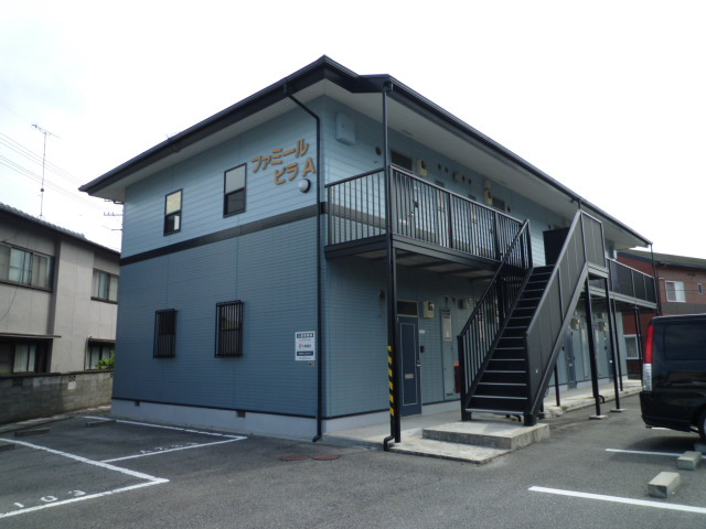 ファミール・ビラＡの外観