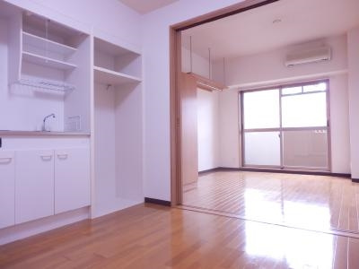 M・G Hills四条河原町（エムジーヒルズ四条河原町）の居間・リビング|洋室