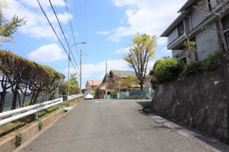 【前面道路含む現地写真】