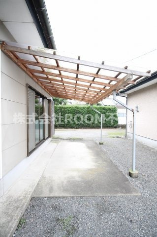 幸福団地のバルコニー|暖かな日差しのふりそそぐバルコニー