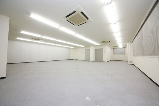 森ビルⅡ　２F　事務所の内装