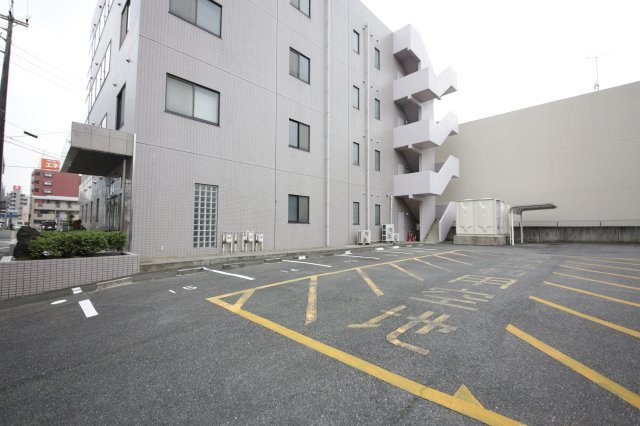 森ビルⅡ　２F　事務所の駐車場