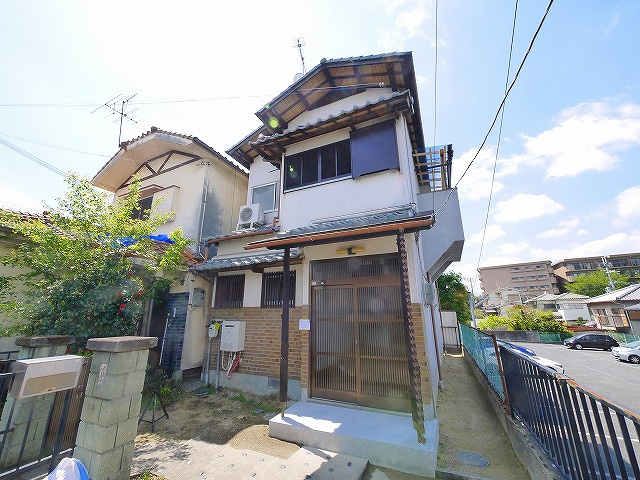 あやめ池南3丁目戸建の外観