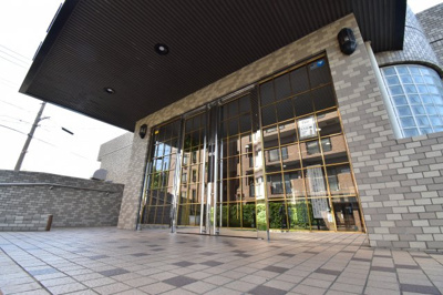 【エントランス】 | ライオンズガーデン武蔵小金井第２ | エントランスにはオートロックも完備しており居住者以外の出入りを厳しく制限しているので安心です。