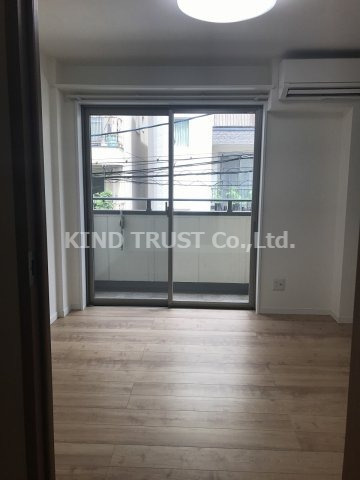 ローゼオ天神橋筋六丁目の居間・リビング|こちらの居間で趣味の時間をお楽しみください