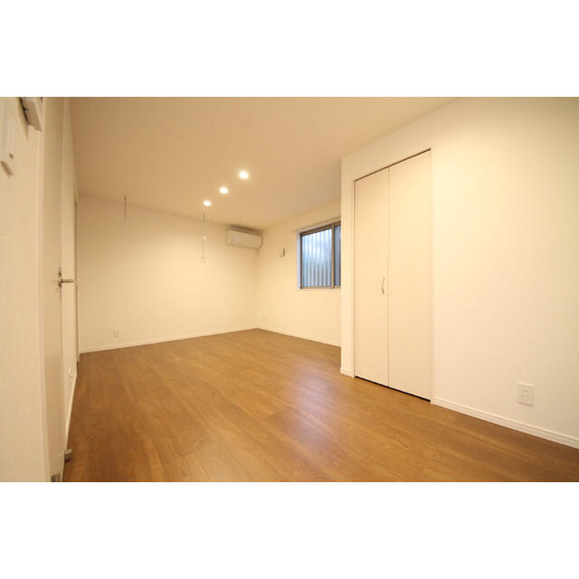 アリュイッテ柴又の洋室