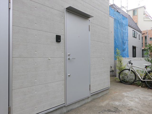 アリュイッテ柴又のエントランス