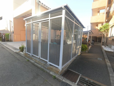 【その他共用部分】 | サンライズ鶴見 | ゴミ置き場です。